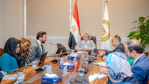 وزير البيئة وبعثة