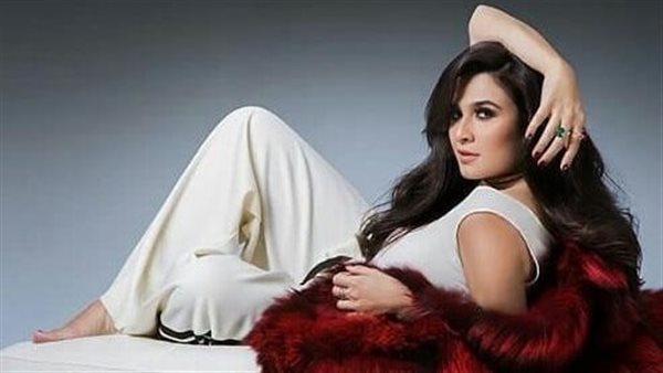 ياسمين عبد العزيز