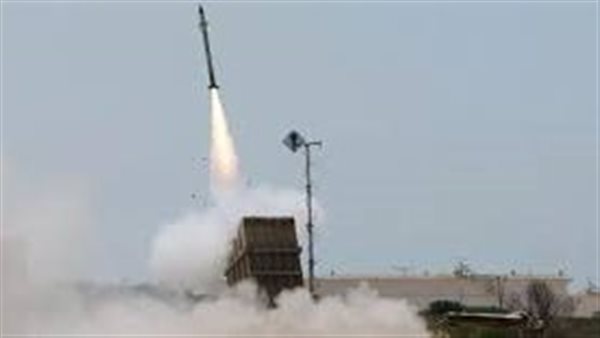 اطلاق صواريخ 