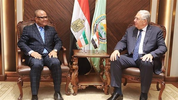 السيد القصير يستقبل