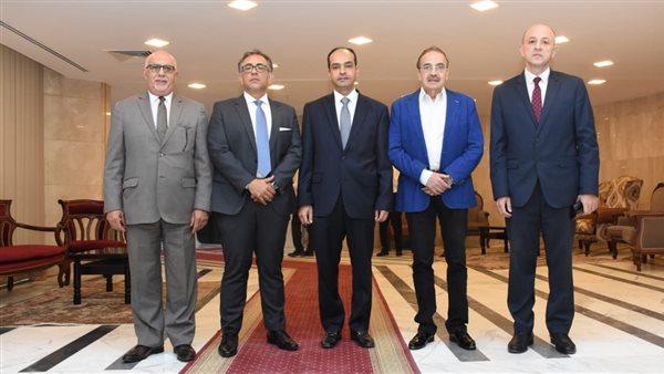 جامعة عين شمس 