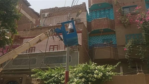 صيانة أعمدة الإنارة