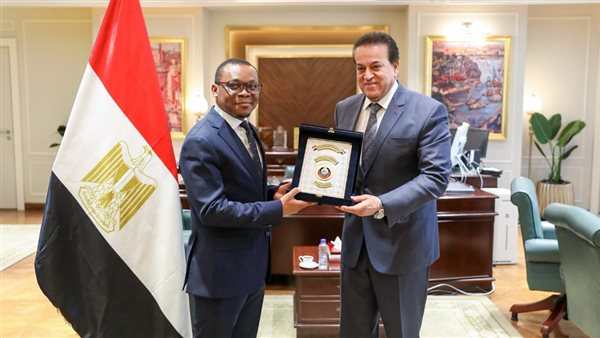 خالد عبدالغفار يستقبل