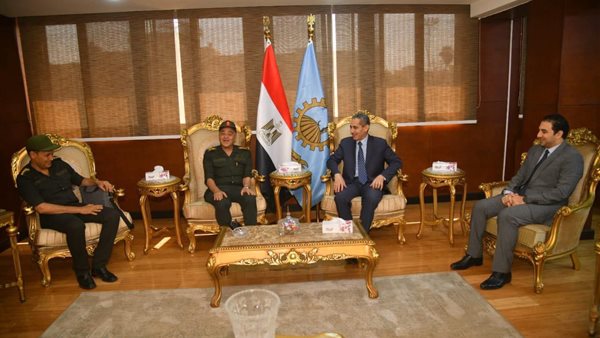 محافظ الغربية يستقبل