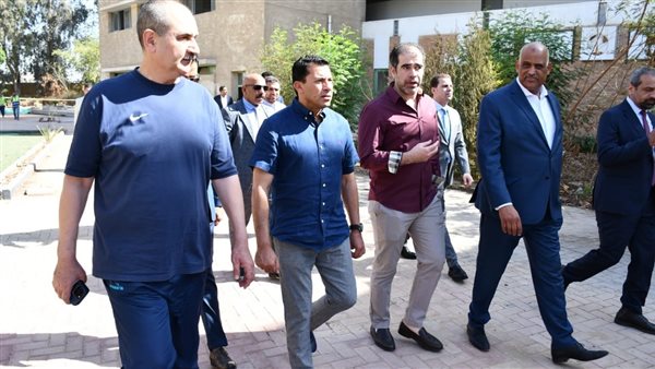 وزير الشباب والرياضة