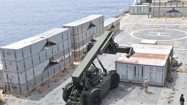 الرصيف العائم في