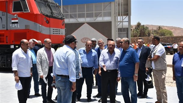 وزير النقل يتفقد