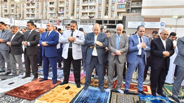 محافظ أسيوط يؤدي