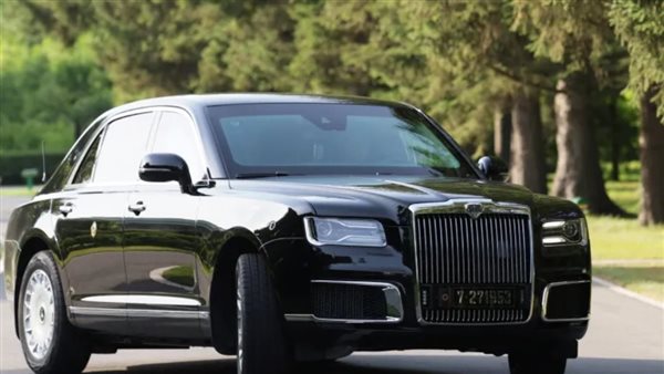 سيارة ضمن هدايا الزعيمين