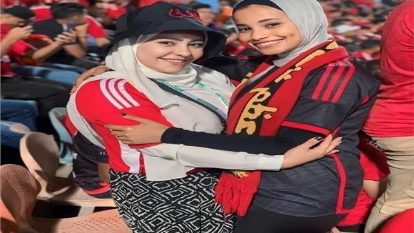 مشجعتي الأهلى