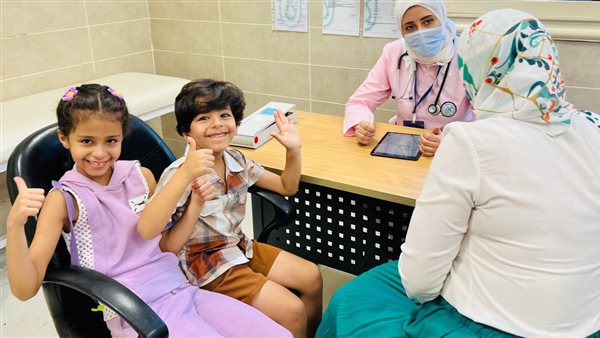 الكشف الطبي على الطلاب