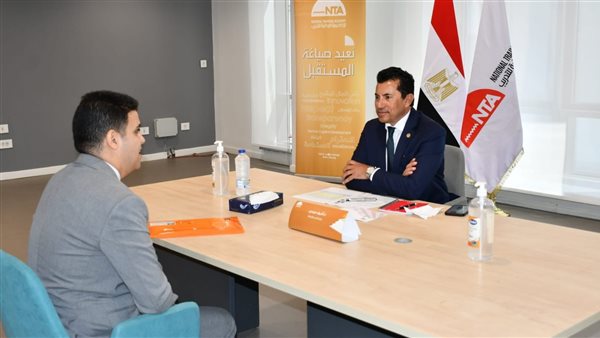 وزير الشباب والرياضة