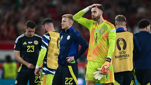 منتخب اسكتلندا يغادر