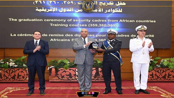 تنظيم دورتين تدريبيتين