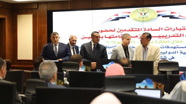 وزير التنمية المحلية