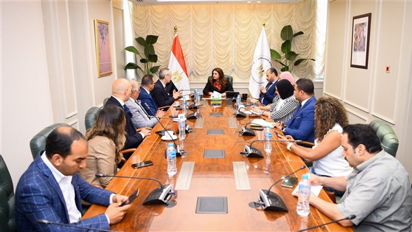 وزيرة الهجرة 