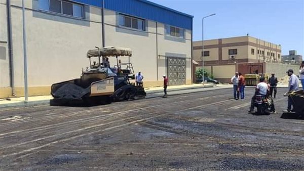 أعمال رصف في مجمع