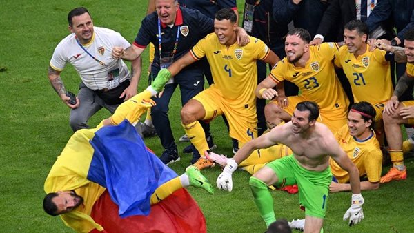 فرحة لاعبي رومانيا