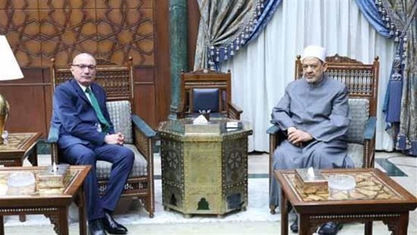 شيخ الأزهر يستقبل