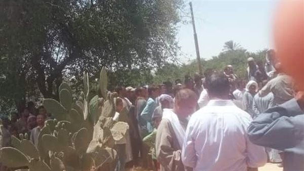 سقط شاب داخل بئر