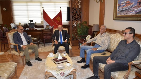 محافظ بورسعيد يستقبل