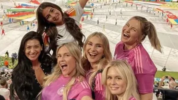 مشاهير السوشيال فى