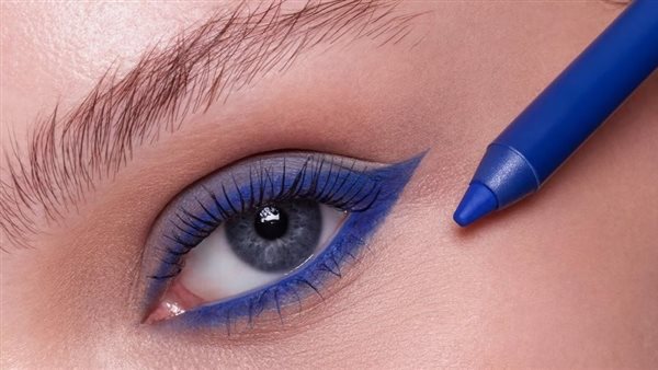 الآي لاينر الازرق