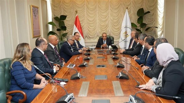 اجتماع بدر عبد العاطي