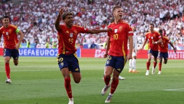 أولمو يسجل الهدف