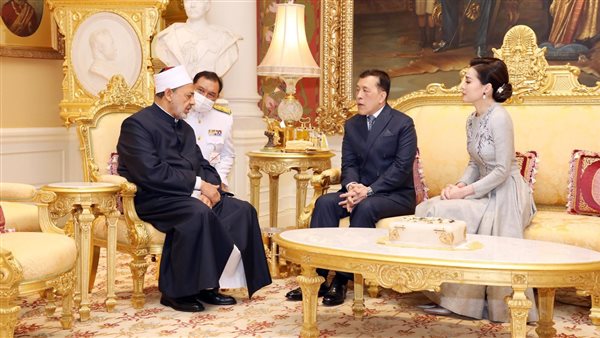 ملك تايلاند يستقبل