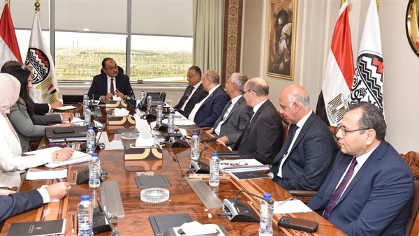 اجتماع وزير قطاع