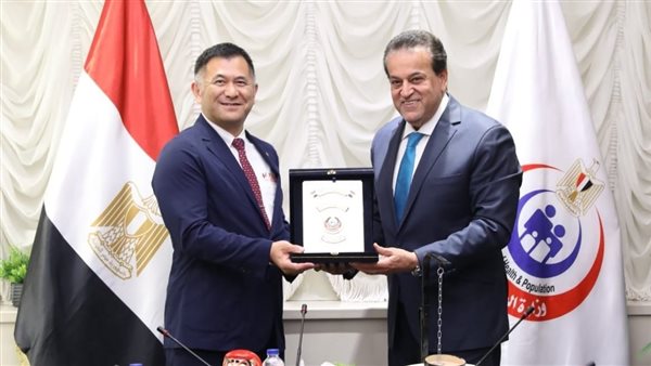 خالد عبدالغفار يستقبل