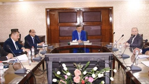 اجتماع مع قيادات