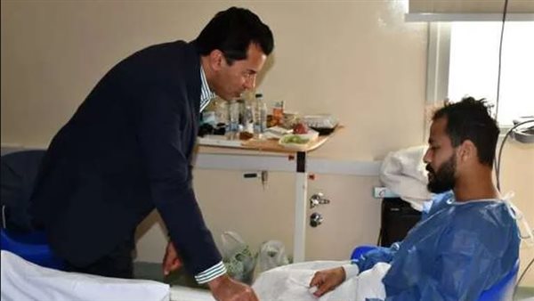 اشرف صبحي في زيارة