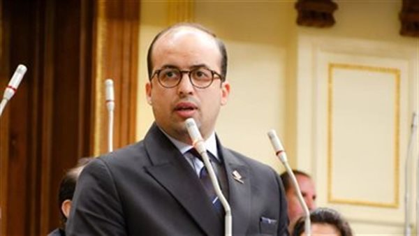  الدكتور خالد بدوي