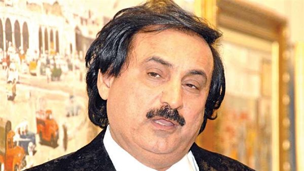 الفنان عبدالعزيز