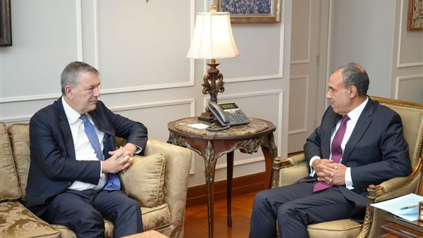 وزير الخارجية ومفوض