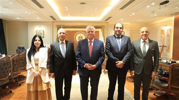 اجتماع وزير التعليم