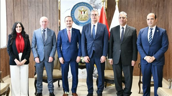 لقاء وزير البترول