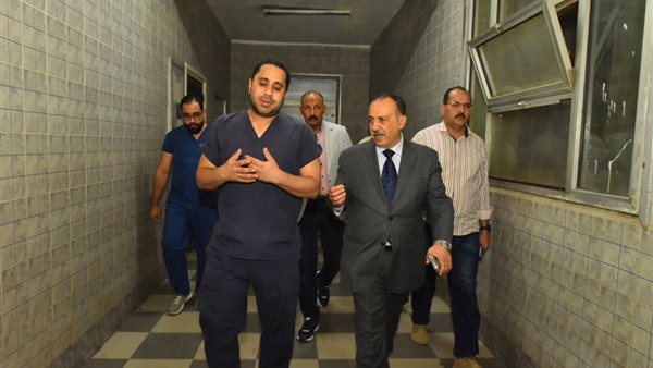 محافظ أسيوط خلال