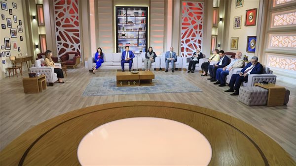 صالون في المساء مع