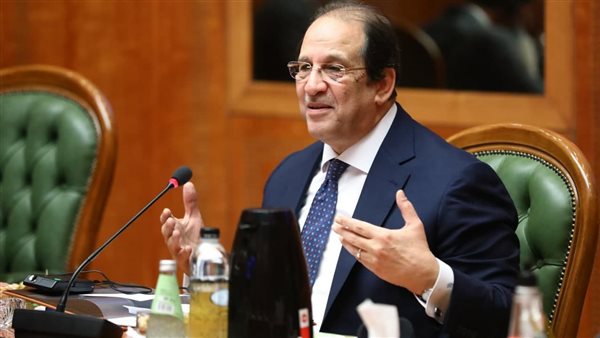 اللواء عباس كامل