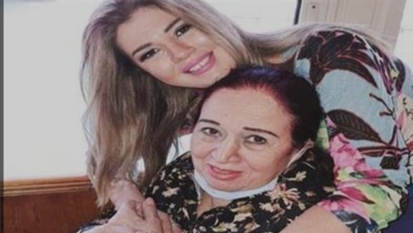 رانيا فريد شوقي ووالدتها