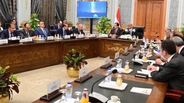 اللجنة اثناء انعقادها