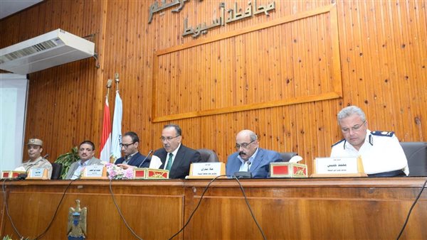 محافظ أسيوط 