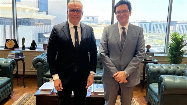 وزير الثقافة يستقبل