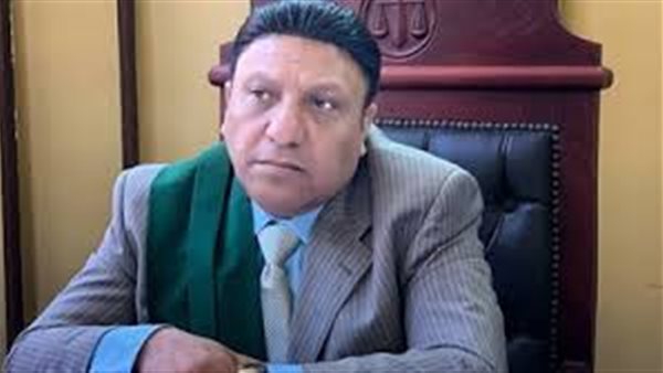 بسبب إستبدال قميص..