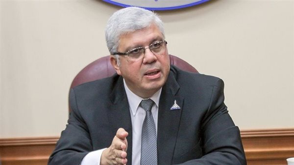 الدكتور أيمن عاشور