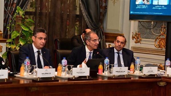 وزير الاتصالات 