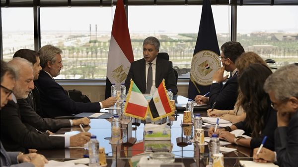 لقاء وزير السياحة